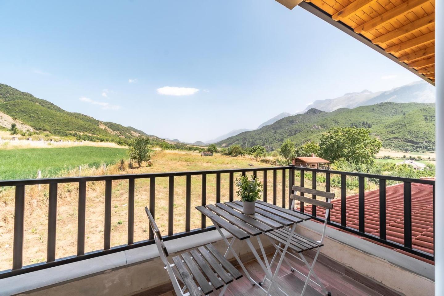 Bujtina Lumo & Pool Villa Permet Bagian luar foto